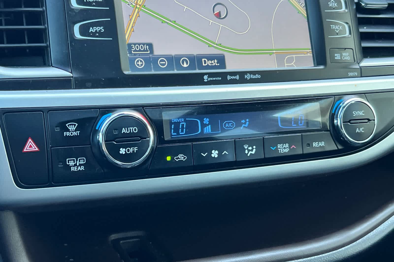 Used 2018 Toyota Highlander XLE FWD image 24
