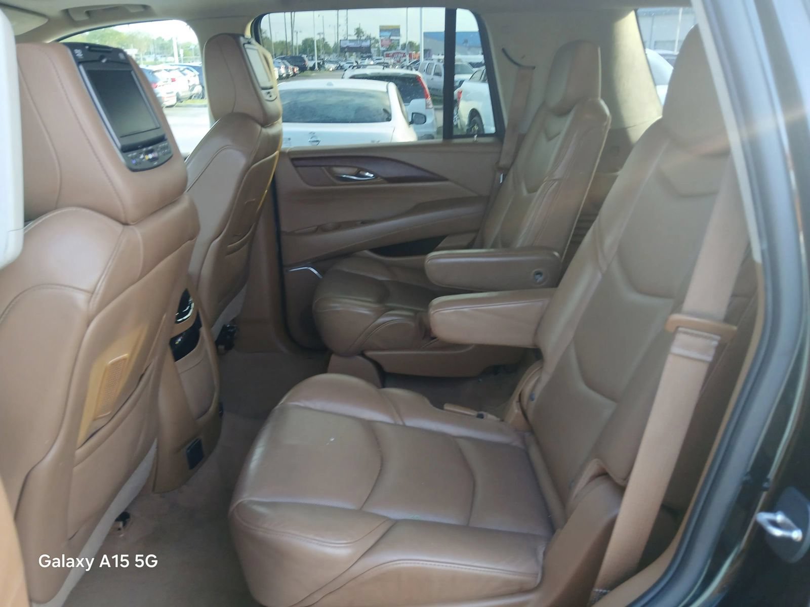 Used 2016 Cadillac Escalade Platinum RWD image 12