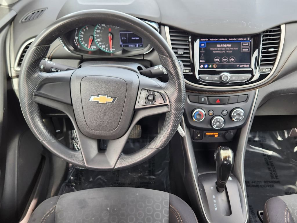 Used 2020 Chevrolet Trax LS image 2