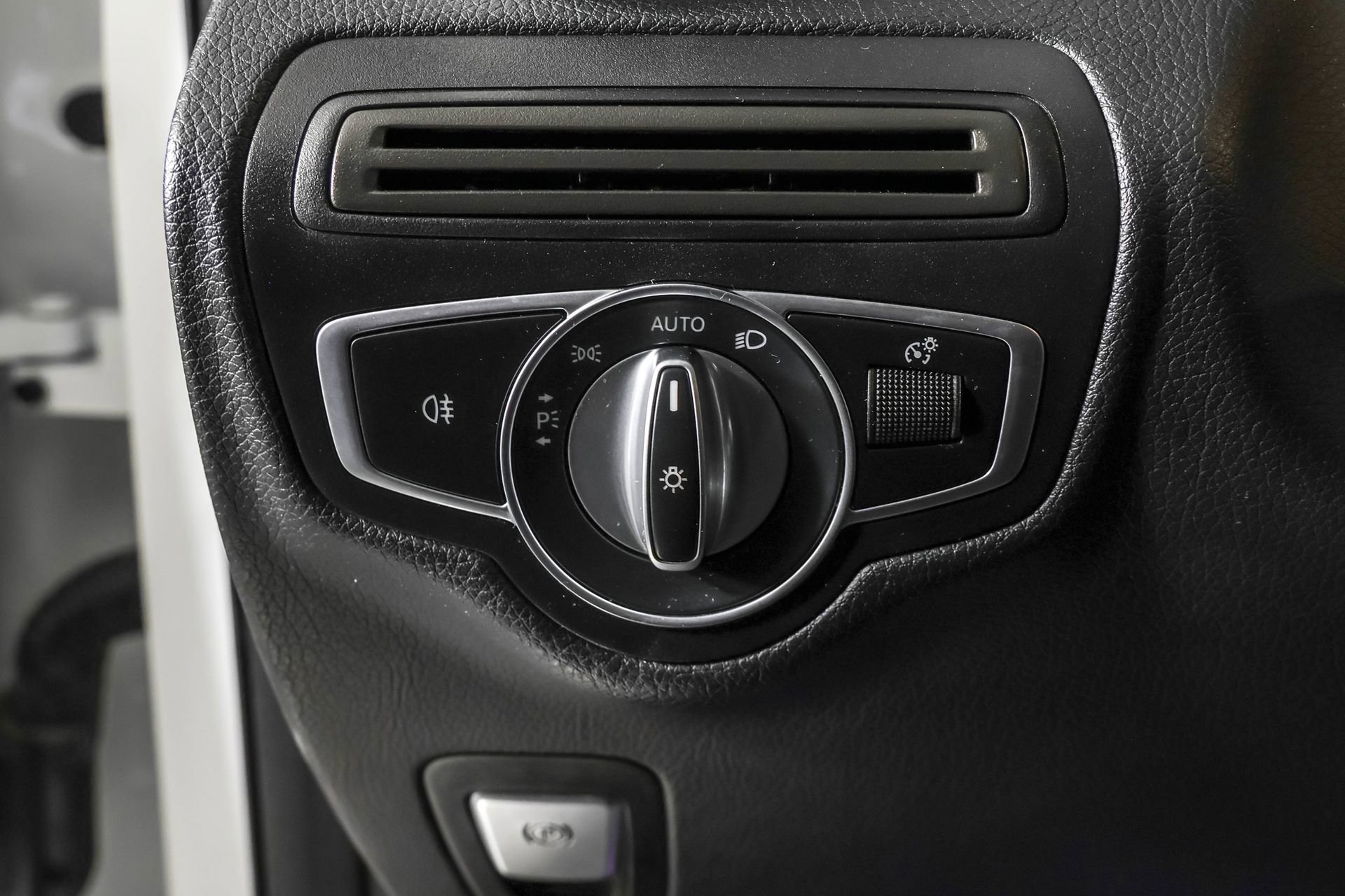 Used 2020 Mercedes-Benz GLC 300 4MATIC image 24