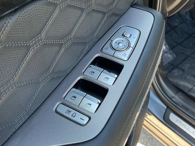 Used 2020 Hyundai Palisade Limited image 19