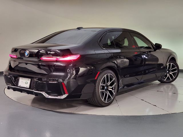 Used 2025 BMW 740i RWD image 2