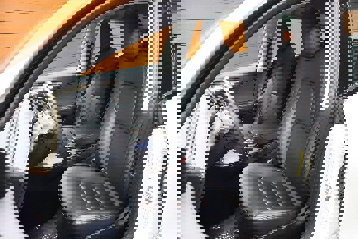 Used 2023 Tesla Model 3 Standard Range image 36