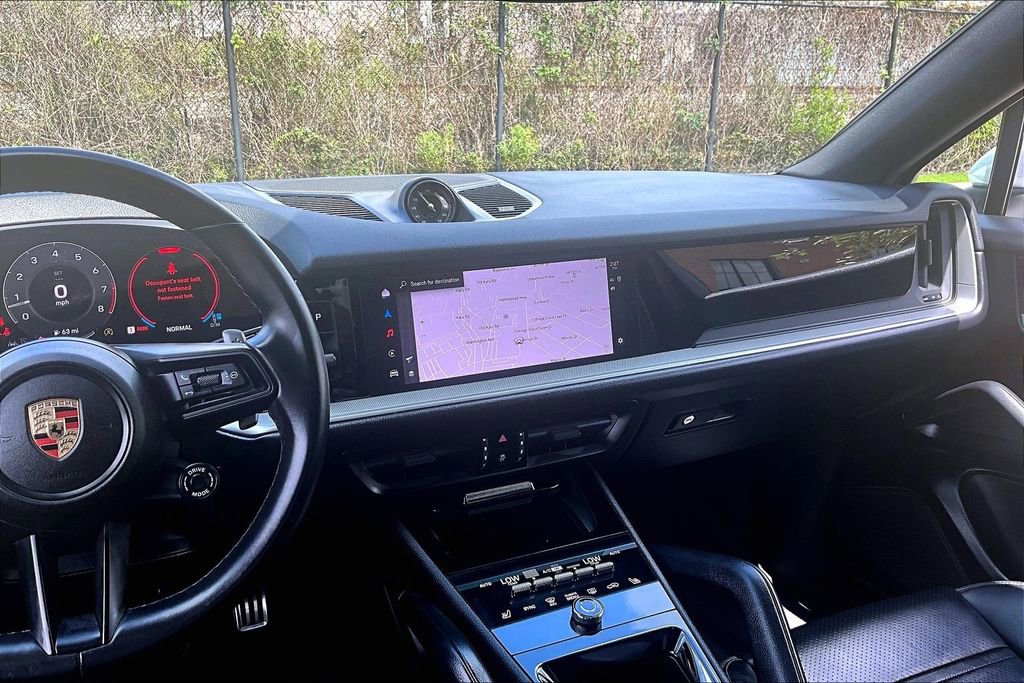 Used 2024 Porsche Cayenne S image 9