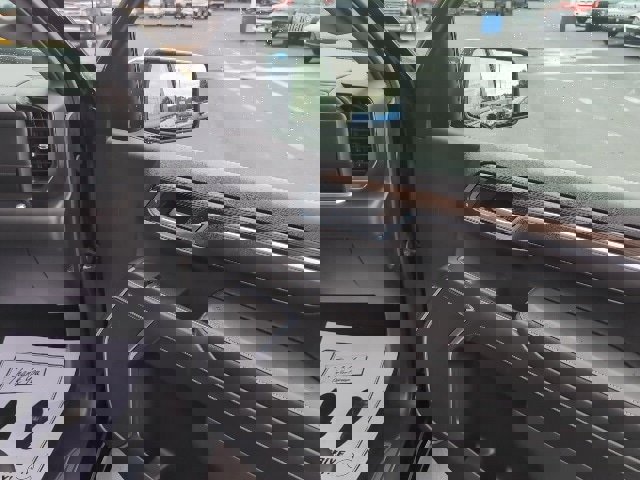 Used 2025 Chevrolet Silverado 1500 LT image 9