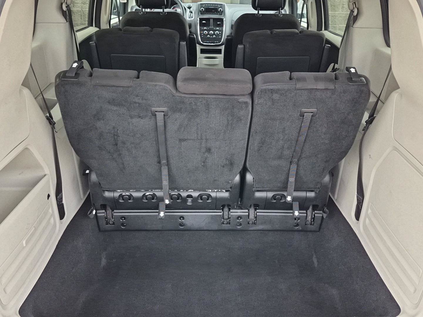 Used 2013 Dodge Grand Caravan SE FWD image 21
