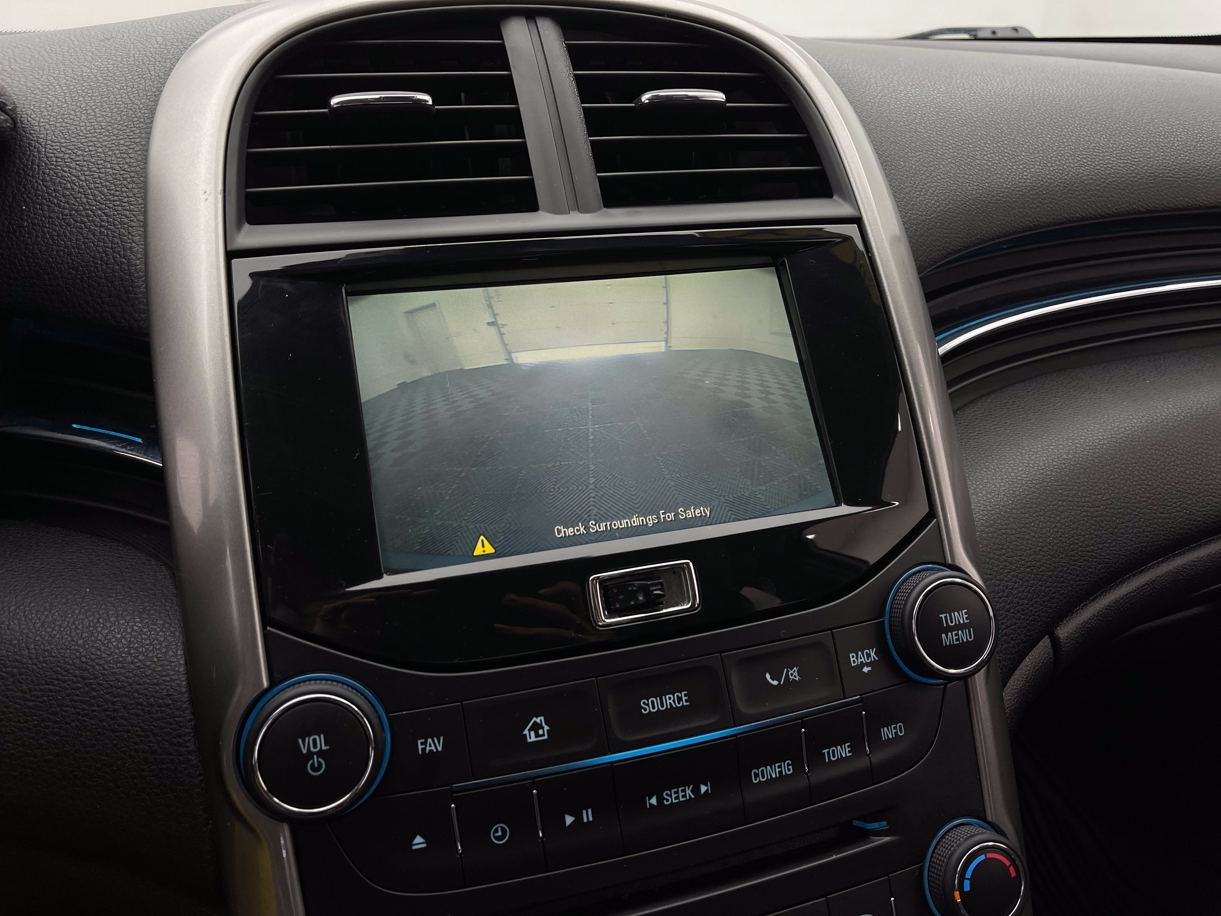 Used 2014 Chevrolet Malibu LT w/ Power Convenience Package FWD image 4