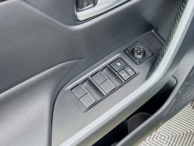Used 2023 Toyota RAV4 XLE Premium image 18