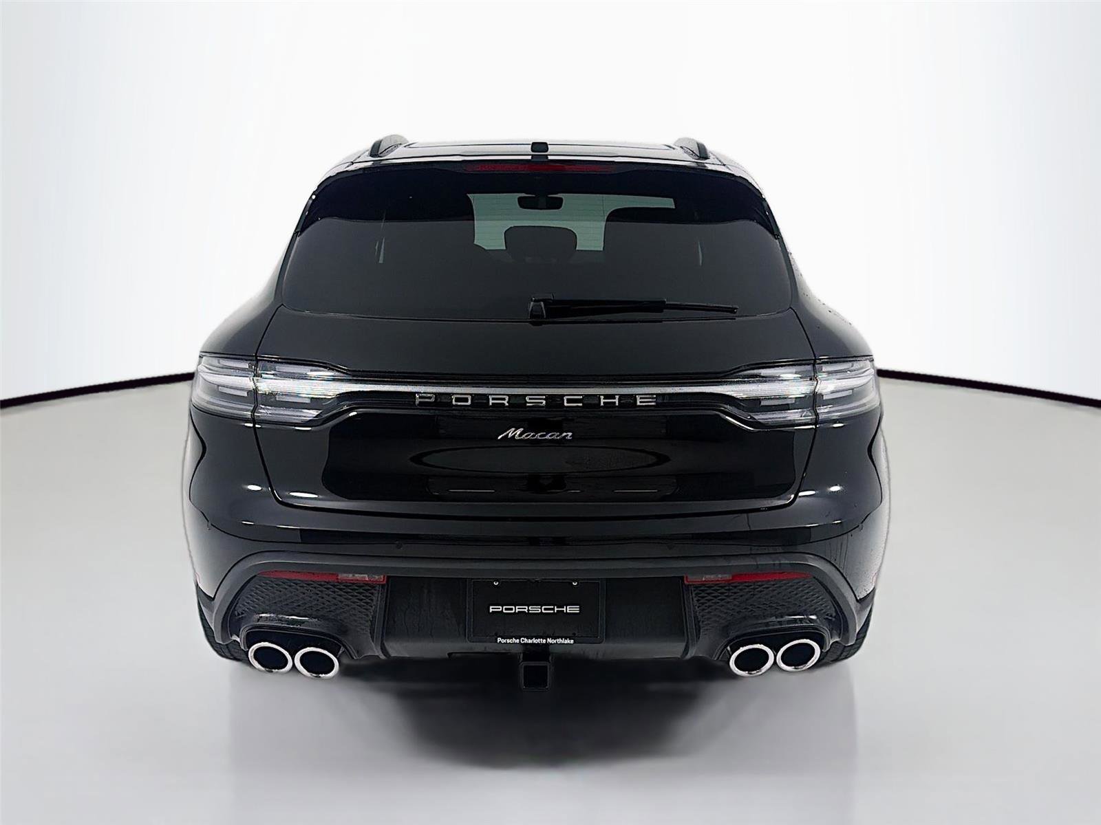 Certified 2023 Porsche Macan AWD/4WD image 26