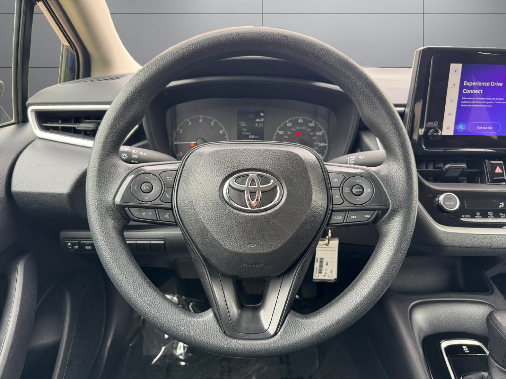 Used 2025 Toyota Corolla LE FWD image 13