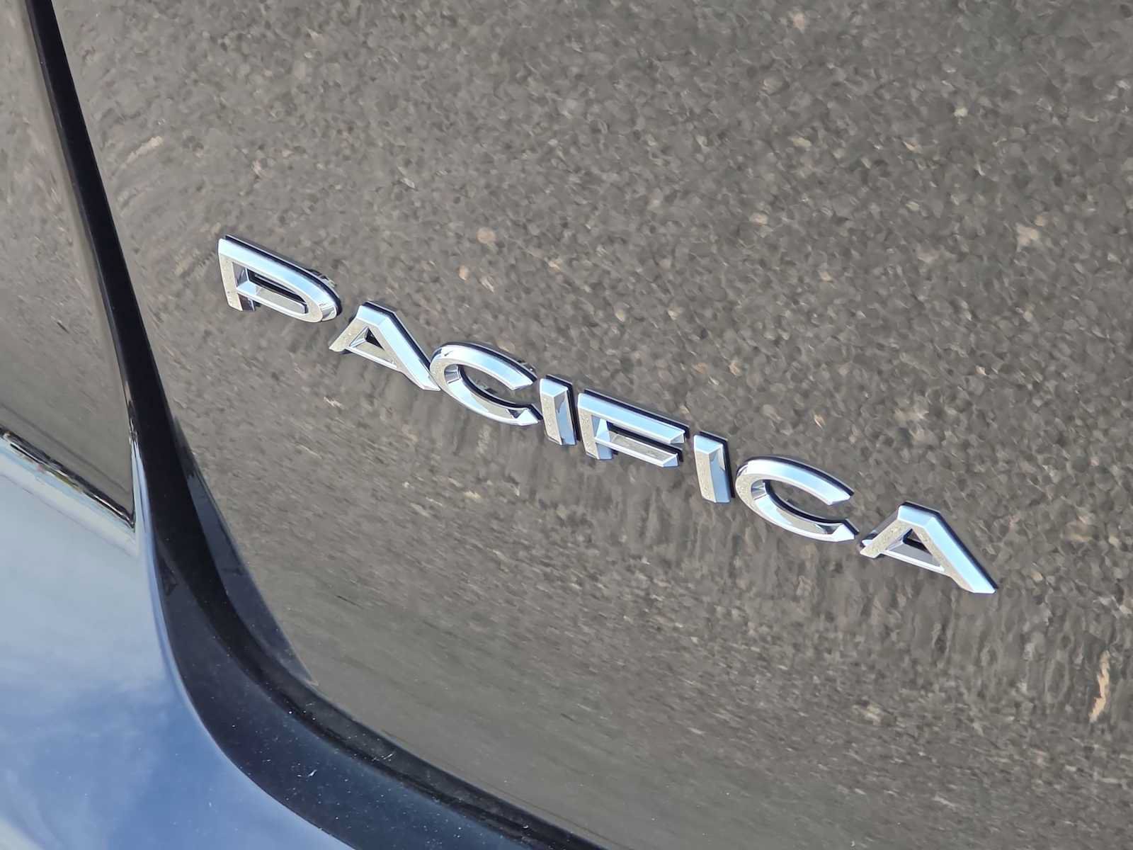 New 2026 Chrysler Pacifica Select FWD image 11