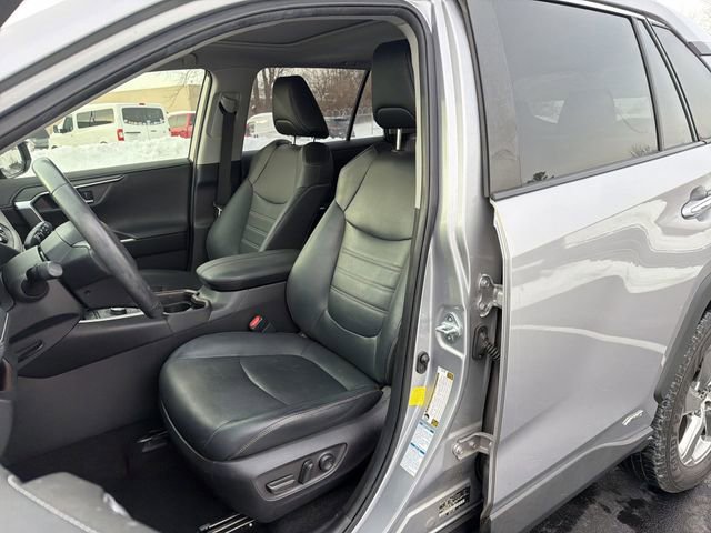 Used 2020 Toyota RAV4 Limited AWD/4WD image 19