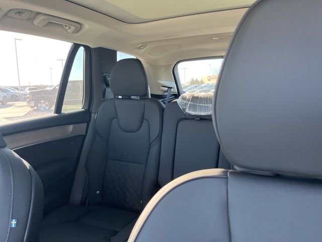 New 2026 Volvo XC90 T8 Plus w/ Protection Package Premier AWD/4WD image 15