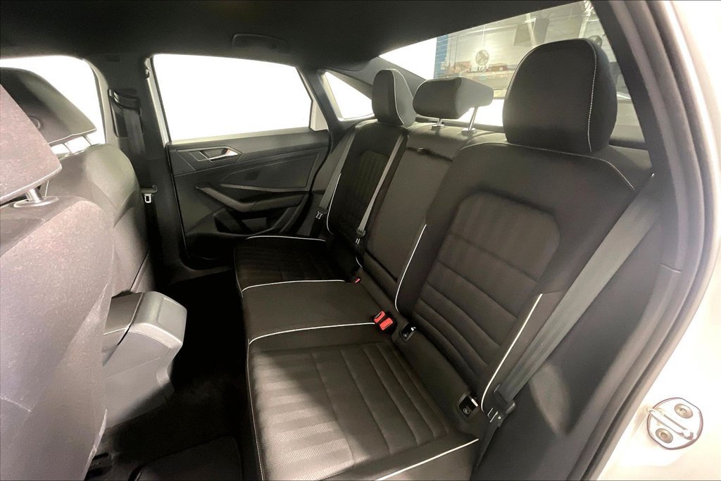 Used 2024 Volkswagen Jetta Sport FWD image 31