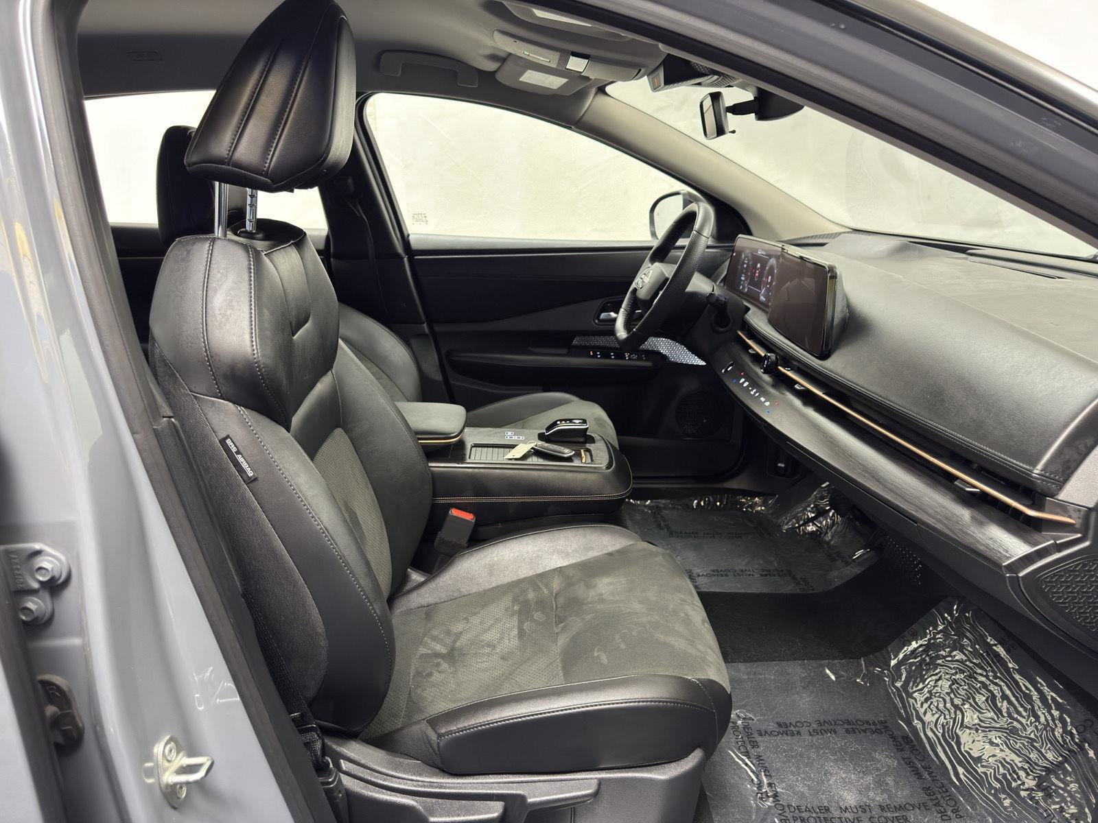 Used 2024 Nissan Ariya AWD image 38