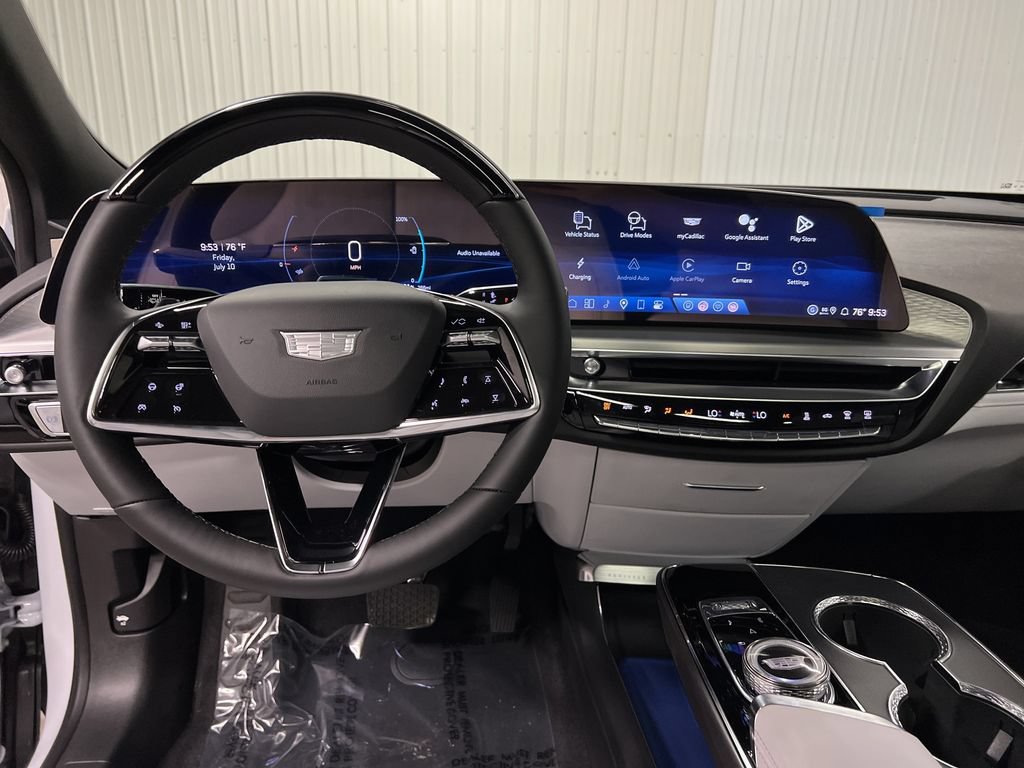 New 2026 Cadillac Lyriq Luxury AWD/4WD image 17