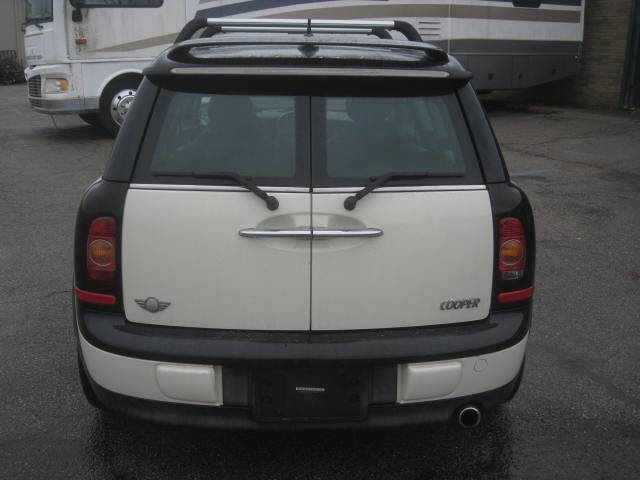 Used 2010 MINI Cooper Clubman Hardtop image 6
