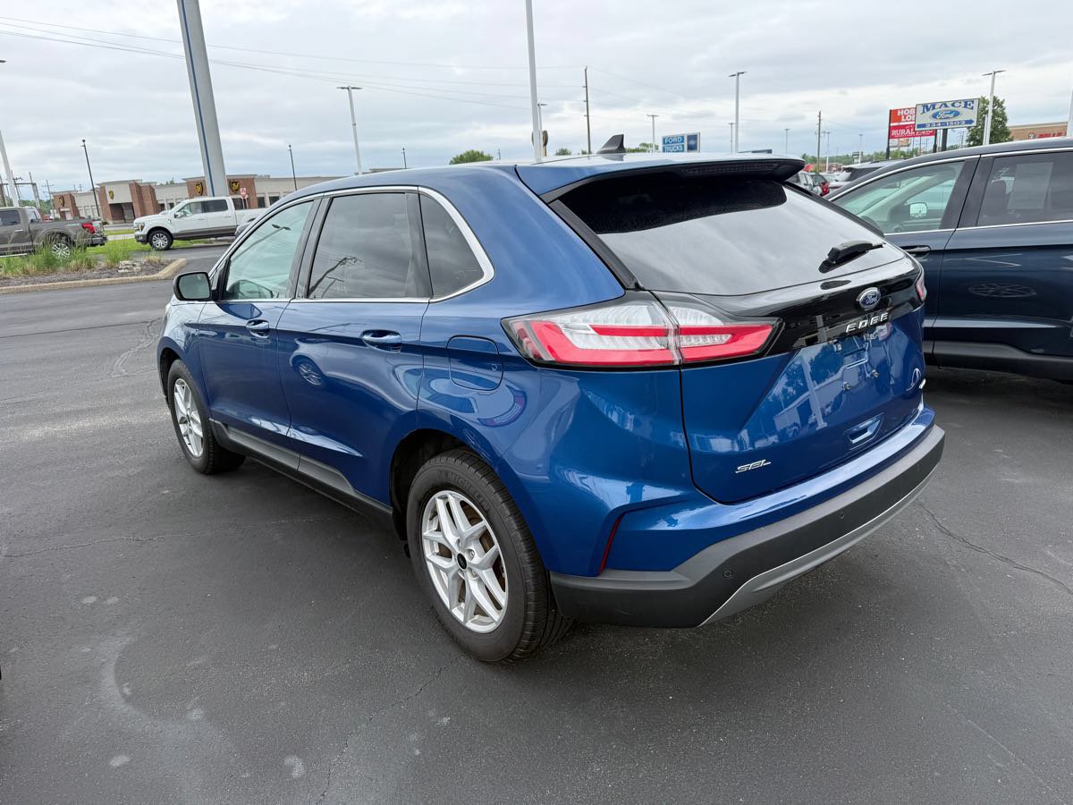Used 2023 Ford Edge SEL w/ Convenience Package AWD/4WD image 4