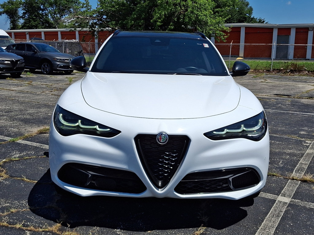Used 2024 Alfa Romeo Stelvio Veloce AWD/4WD image 8
