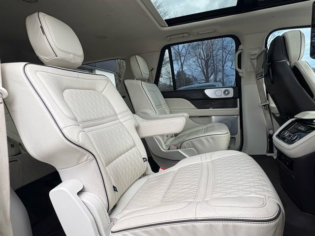 Used 2021 Lincoln Navigator L Black Label w/ Special Edition Package image 30