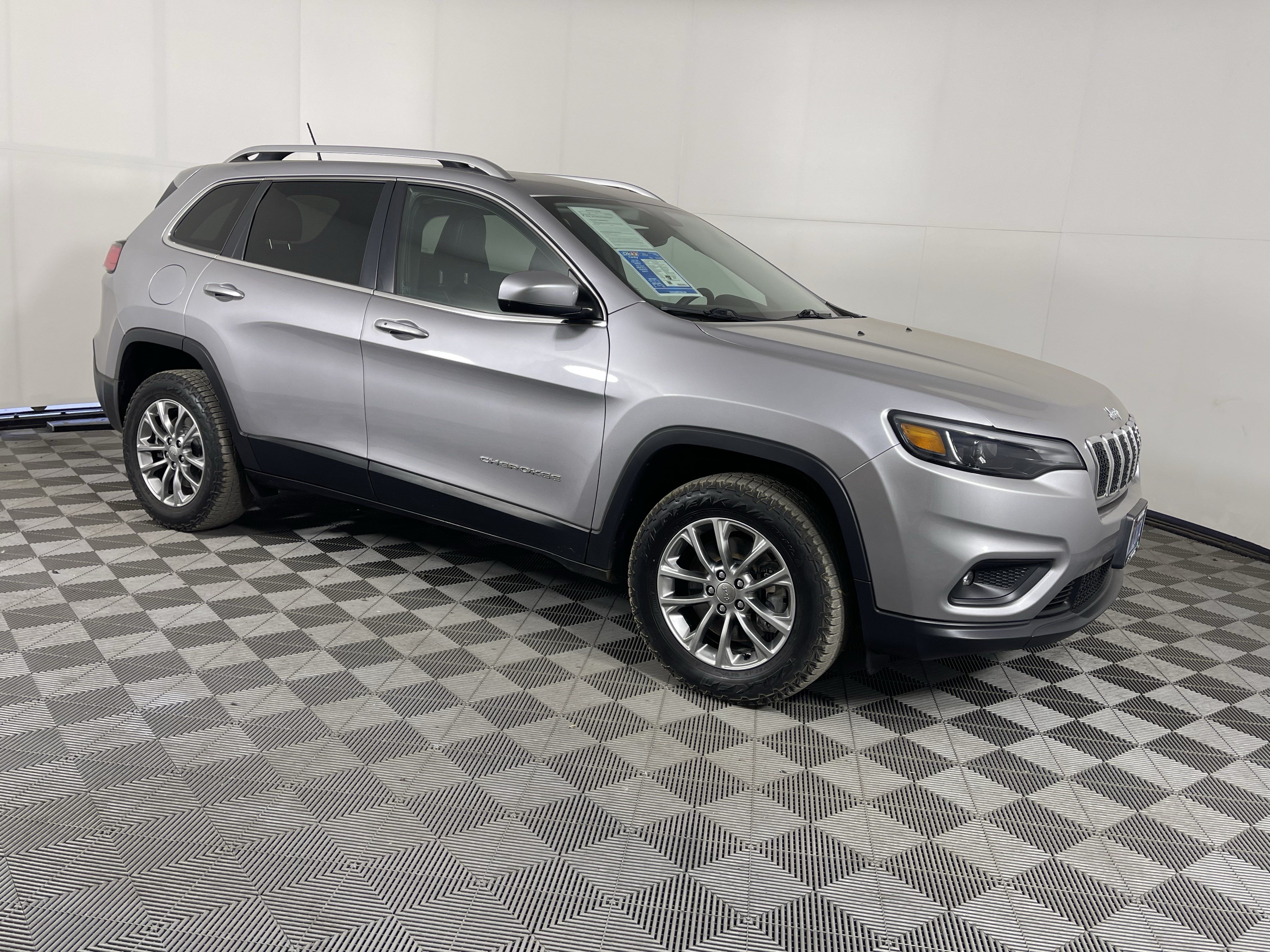 Used 2019 Jeep Cherokee Latitude Plus w/ Comfort/Convenience Group AWD/4WD image 7