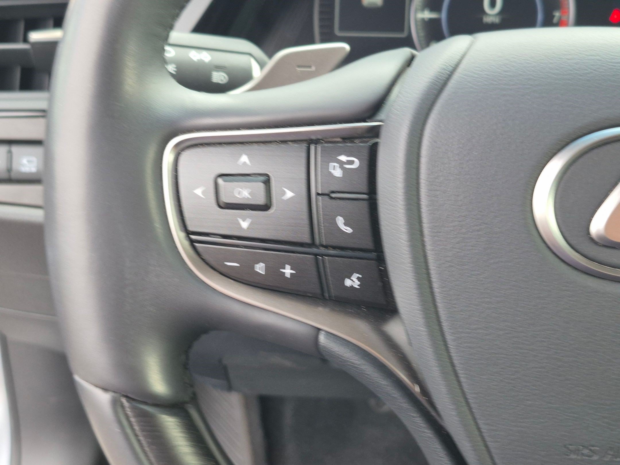 Used 2025 Lexus ES 350 Ultra Luxury FWD image 19