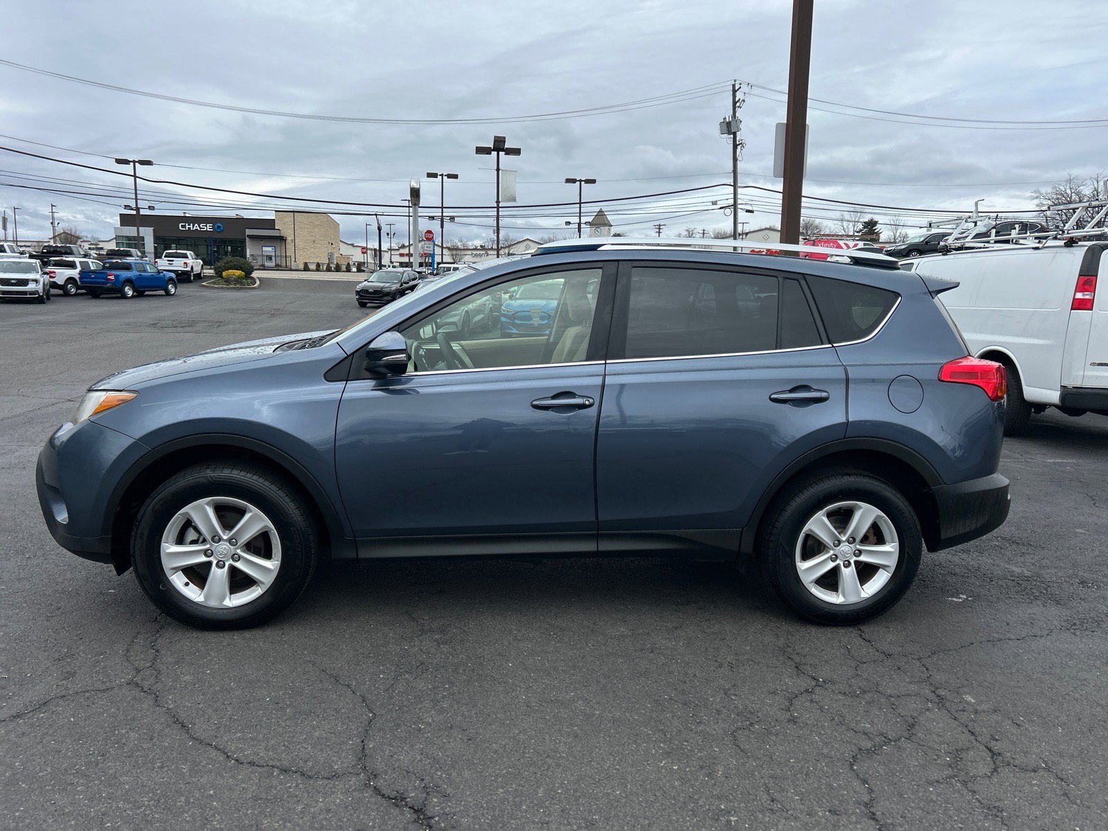 Used 2013 Toyota RAV4 XLE image 5