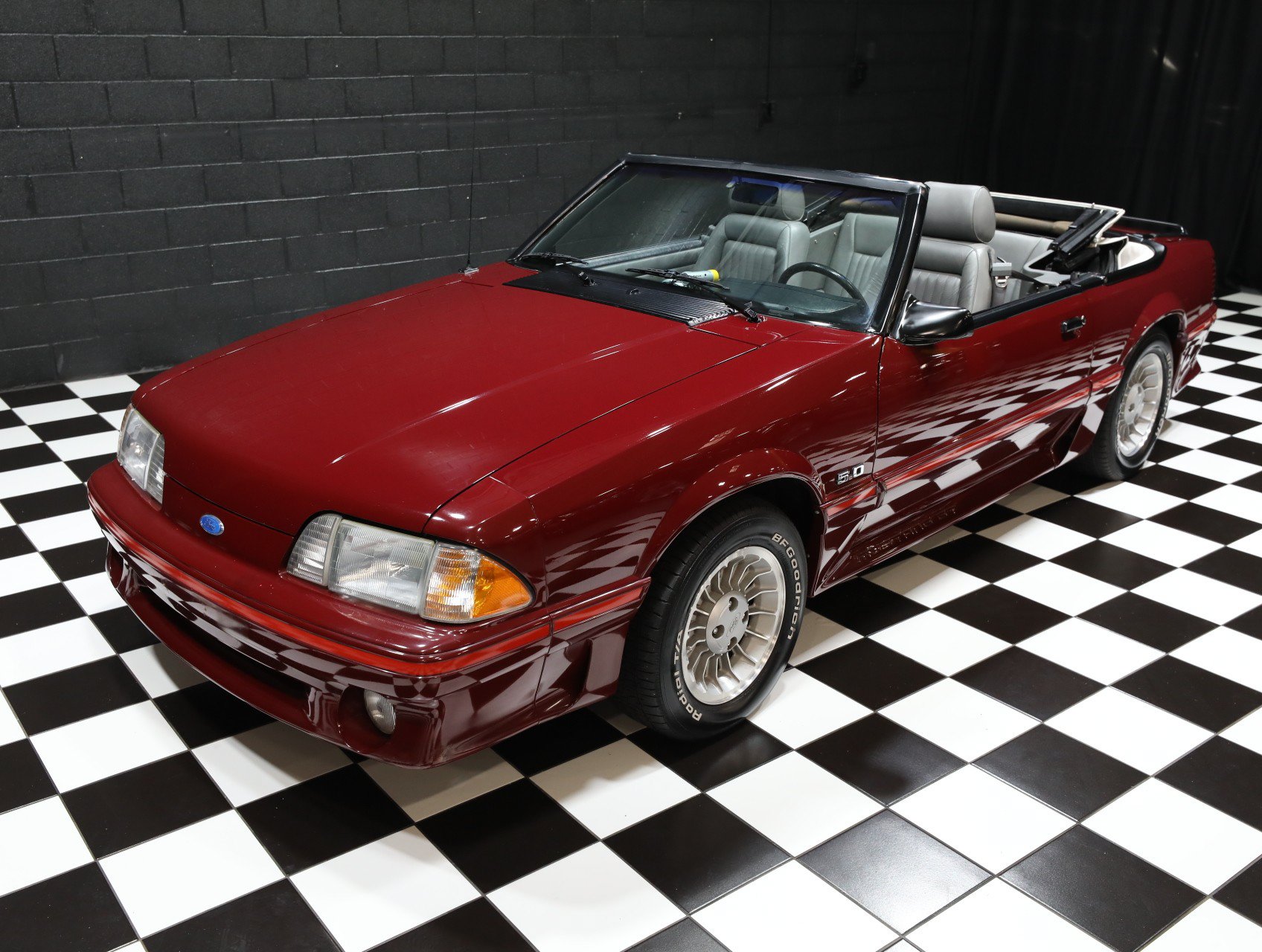 Used 1987 Ford Mustang GT RWD image 13