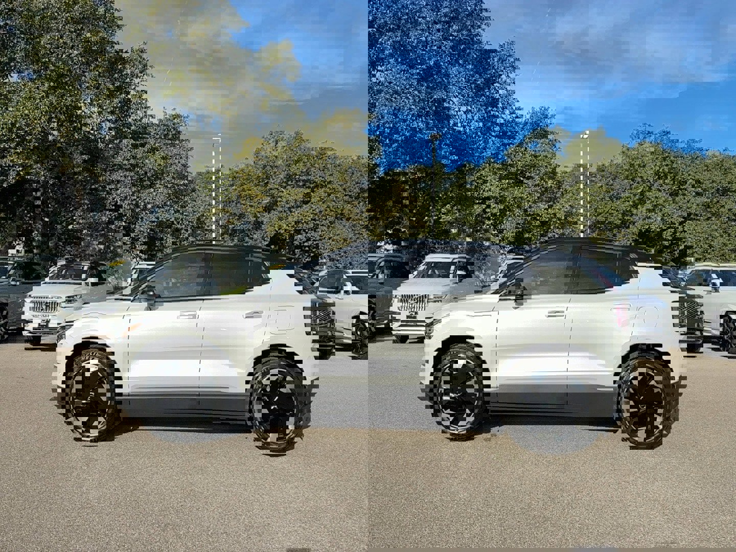 Used 2025 Volvo EX30 Ultra w/ Protection Package Premier image 4