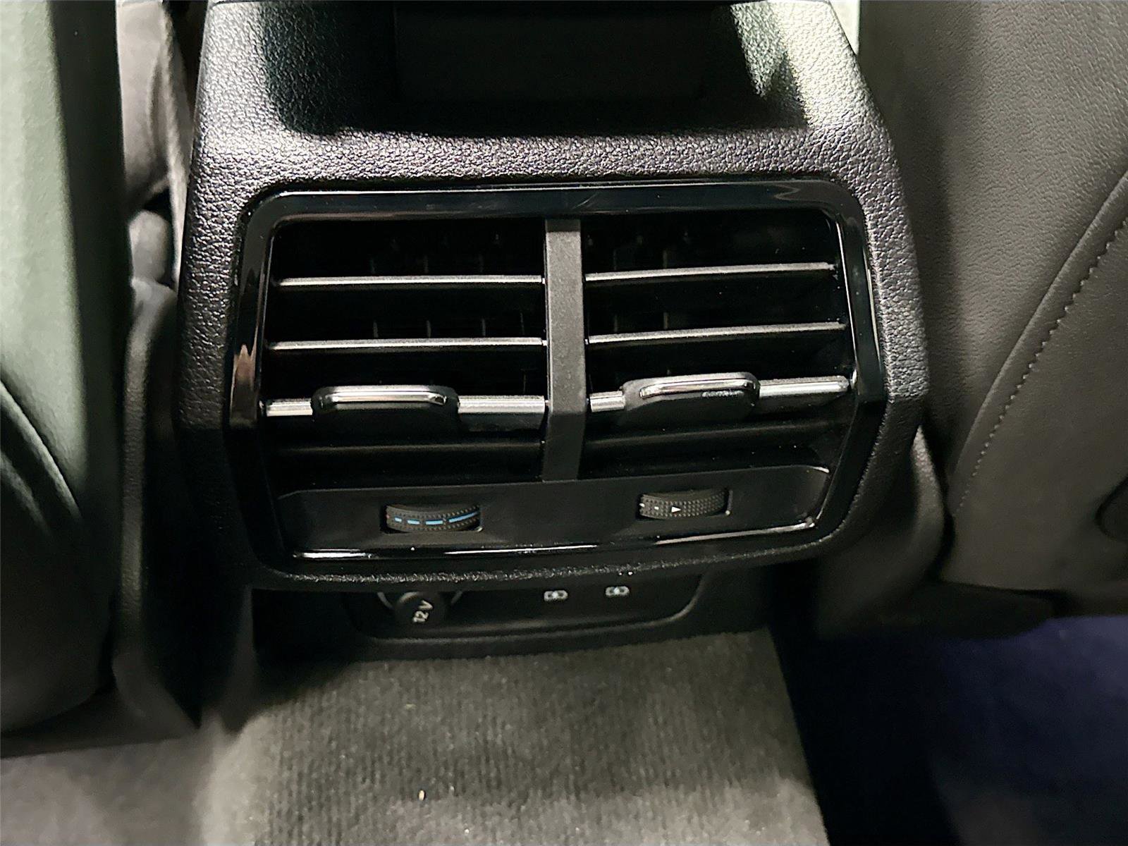 Certified 2022 Audi Q3 2.0T Premium Plus w/ Premium Plus Package AWD/4WD image 25