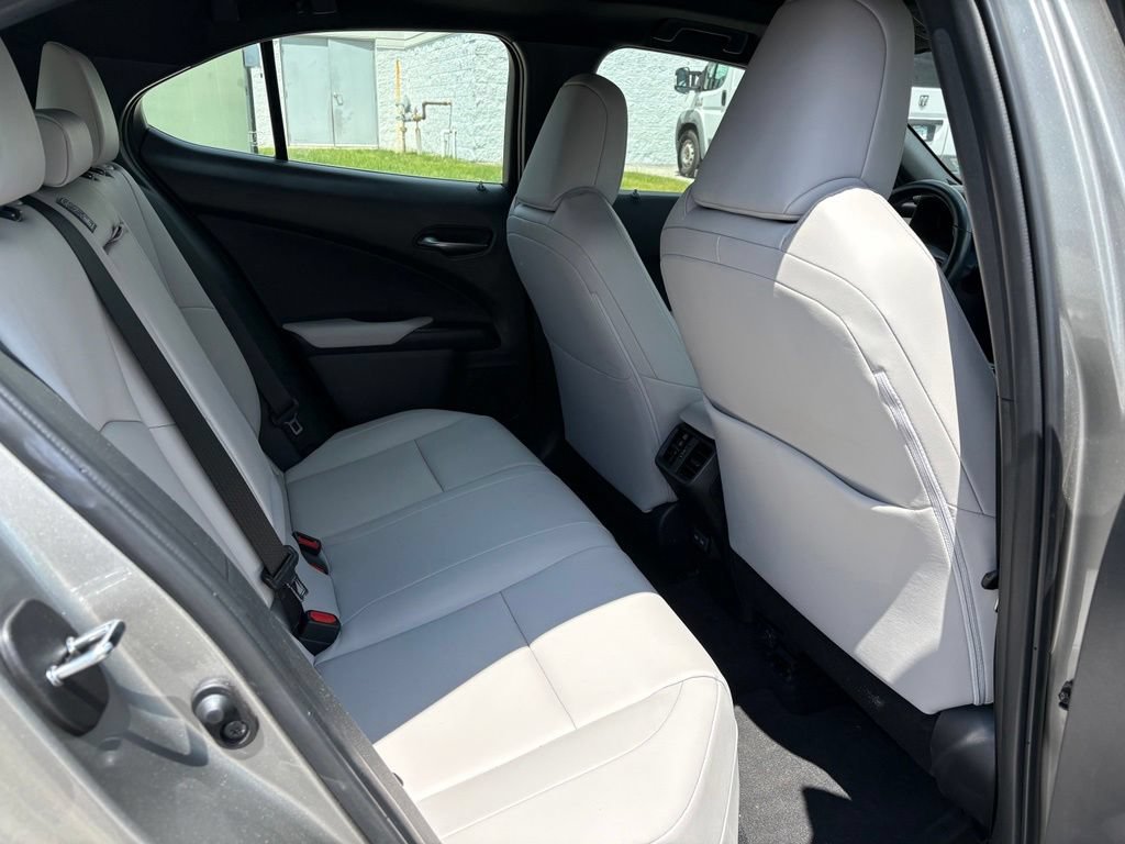 Used 2022 Lexus UX 200 w/ Accessory Package (Z1) FWD image 14