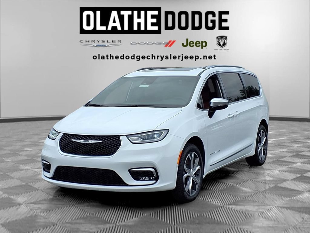 New 2026 Chrysler Pacifica Pinnacle