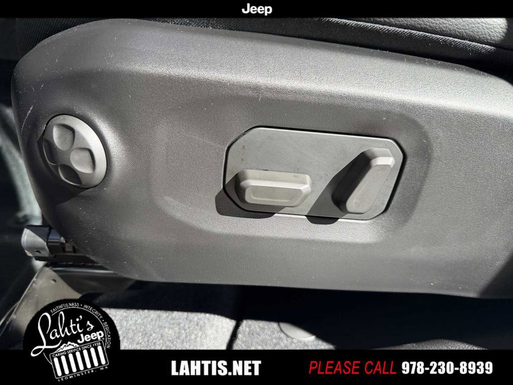 New 2026 Jeep Wrangler Unlimited Sahara image 31