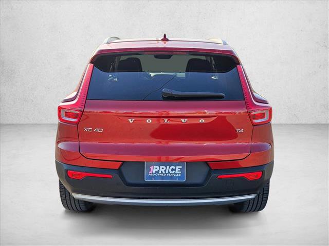 Used 2021 Volvo XC40 T4 Momentum FWD image 7