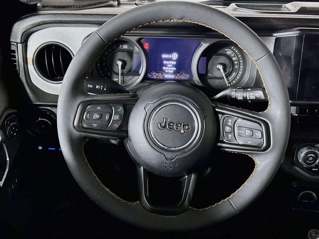 Certified 2024 Jeep Wrangler Unlimited w/ Convenience Group AWD/4WD image 14