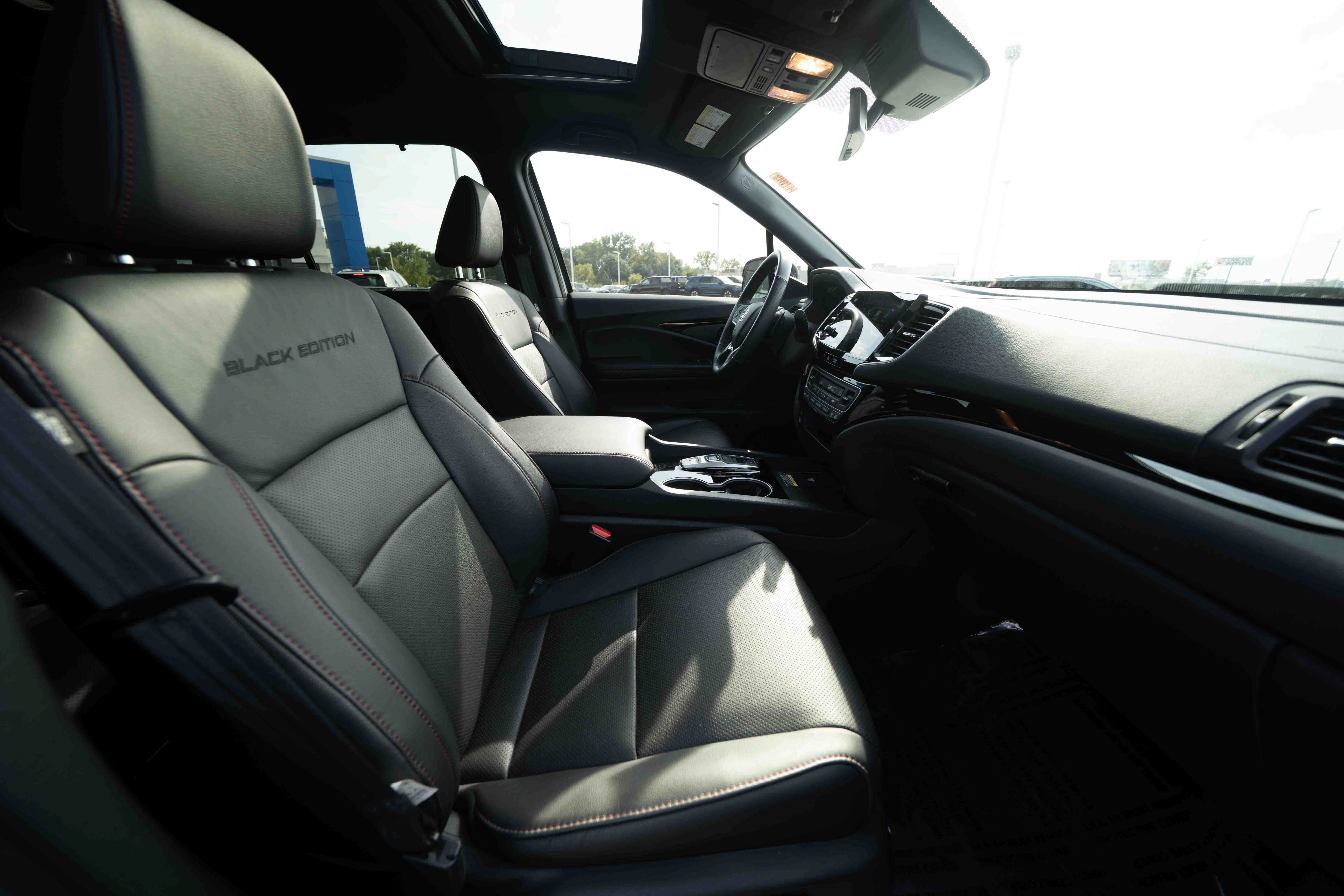 Certified 2025 Honda Passport Black Edition image 27