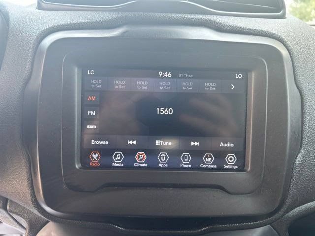 Used 2020 Jeep Renegade Latitude FWD image 20