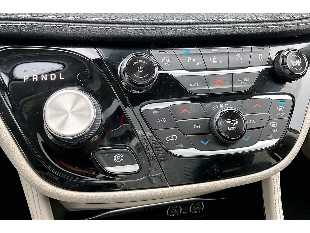 Used 2022 Chrysler Pacifica Limited image 30