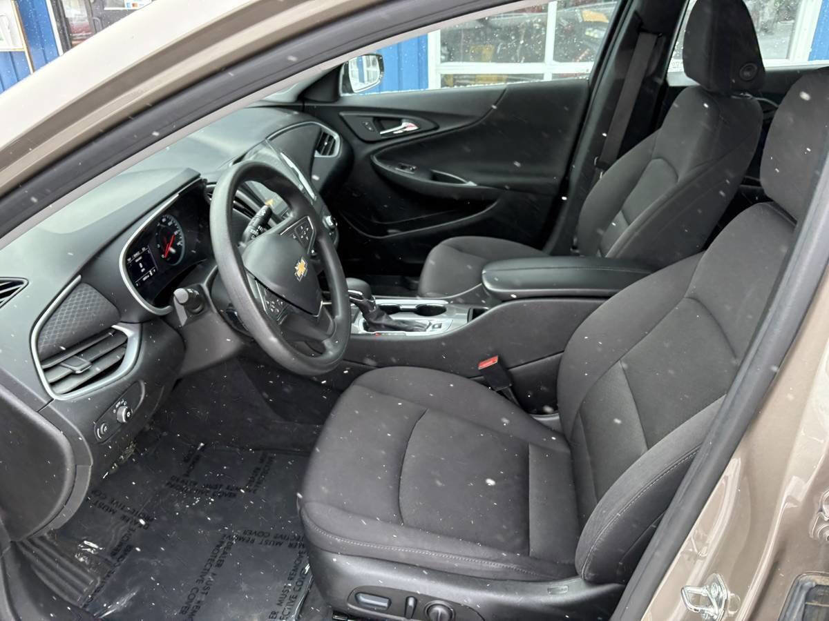Used 2023 Chevrolet Malibu LT image 9