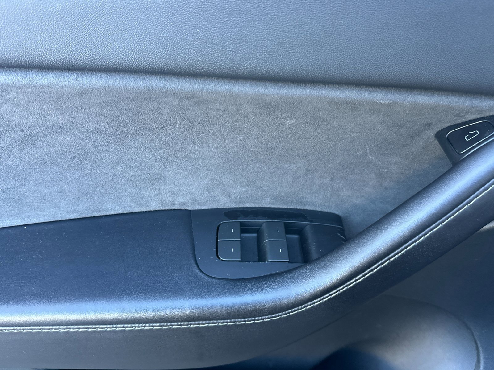 Used 2021 Tesla Model Y Long Range image 11