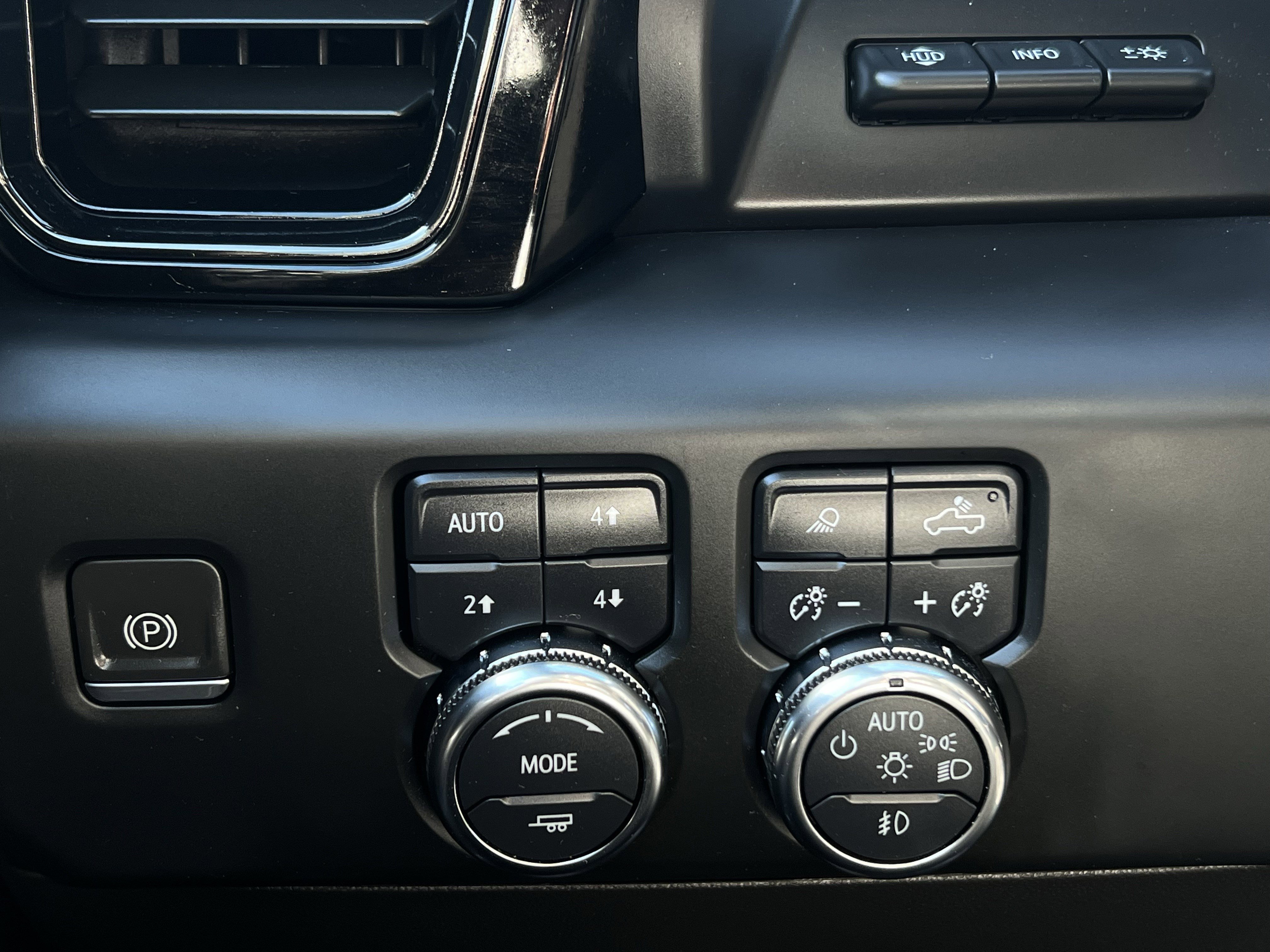 Used 2024 GMC Sierra 1500 AT4 w/ Technology Package image 15