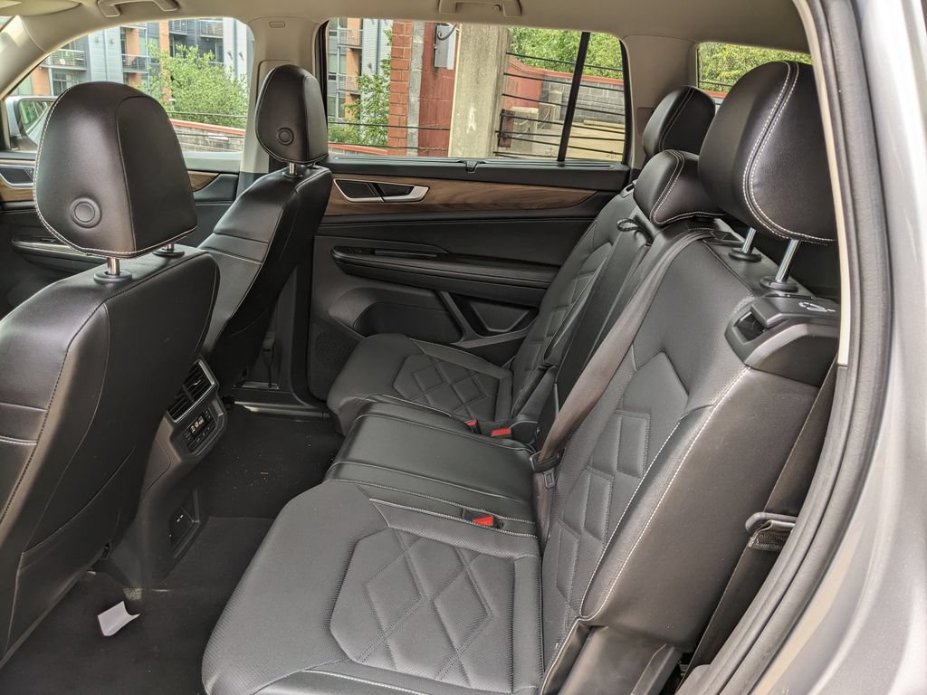 Certified 2024 Volkswagen Atlas SE FWD image 22