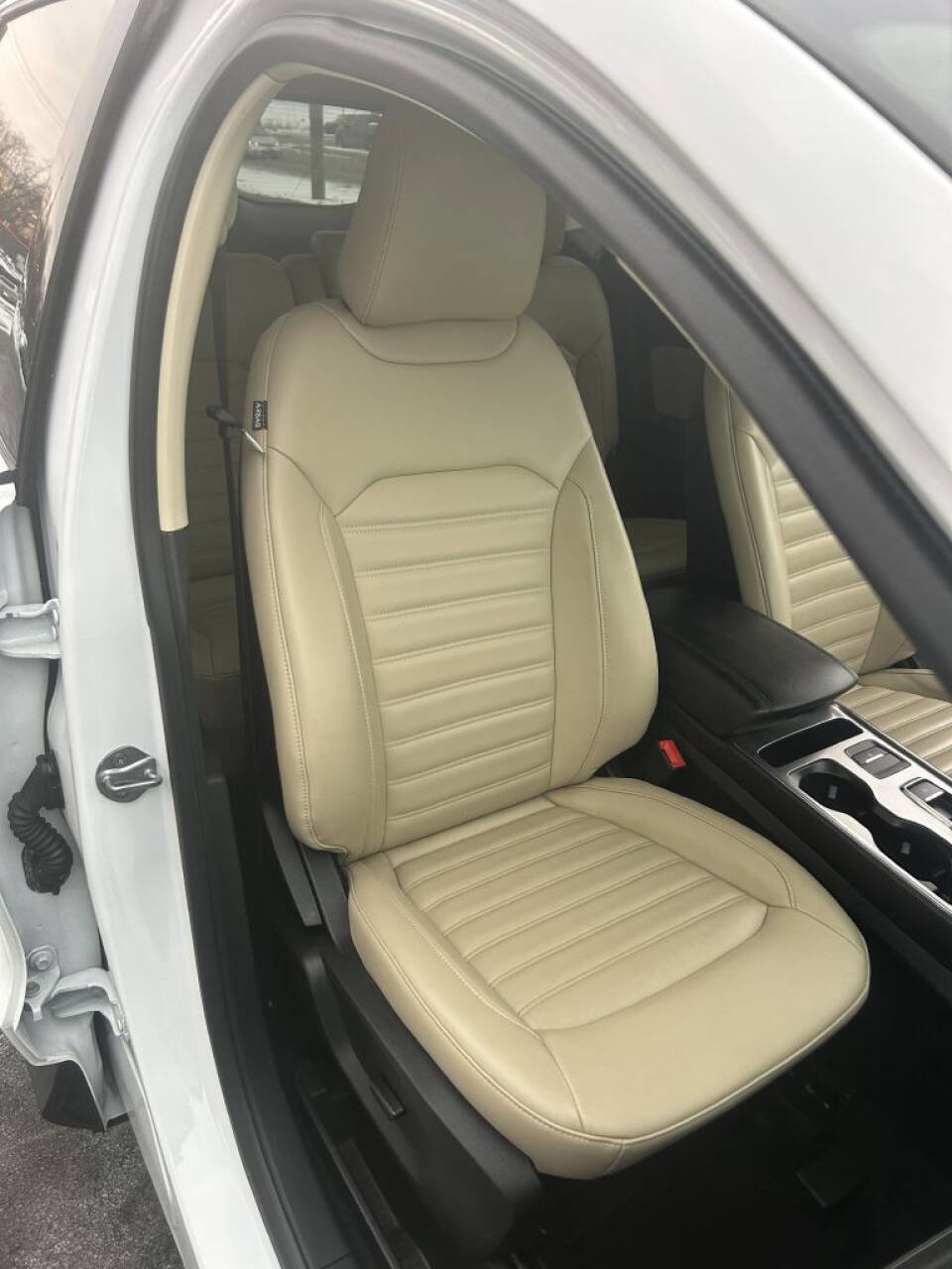 Used 2022 Ford Edge SEL w/ Convenience Package image 24