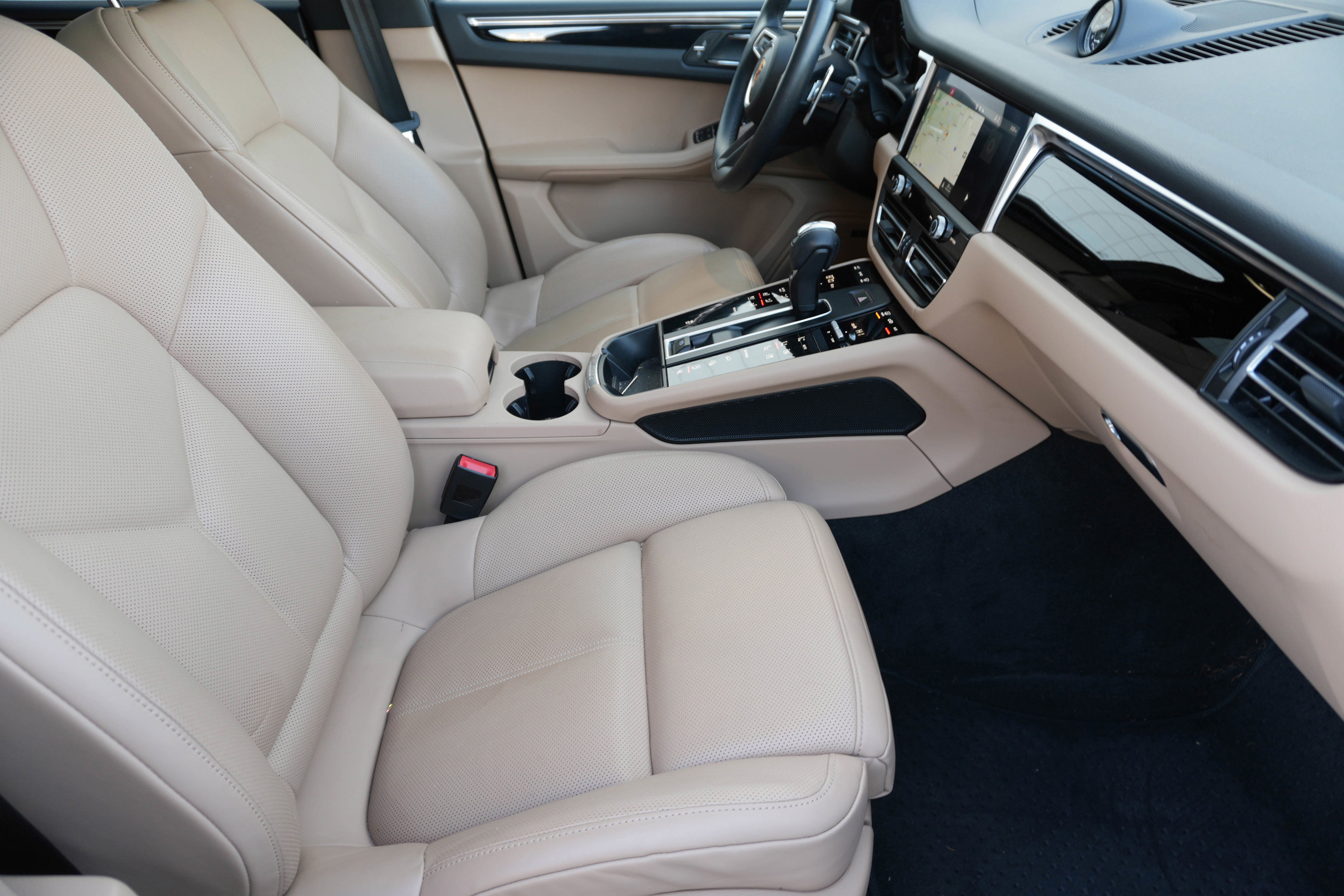 Used 2024 Porsche Macan image 13