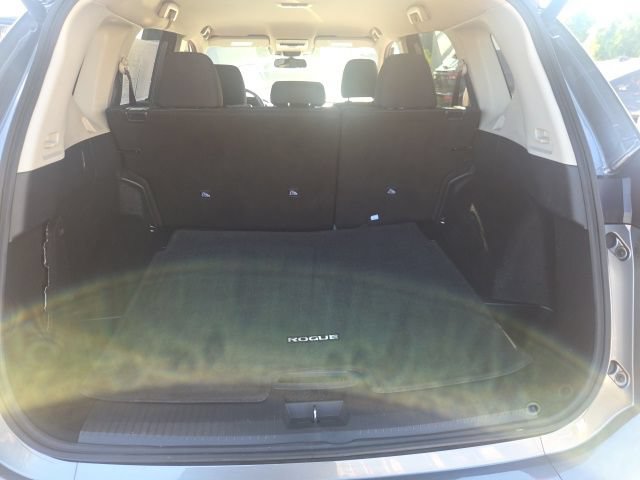 Used 2026 Nissan Rogue SV AWD/4WD image 16