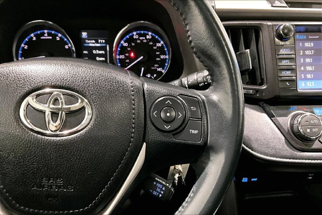 Used 2016 Toyota RAV4 XLE AWD/4WD image 15