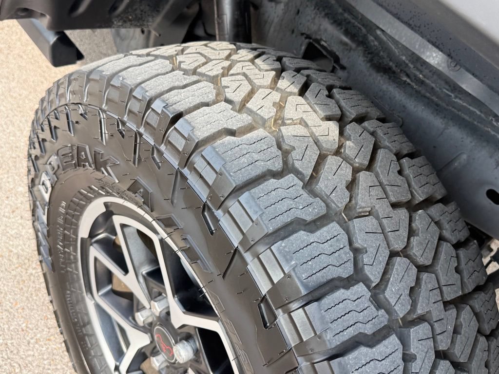 Used 2025 Jeep Gladiator Rubicon AWD/4WD image 41