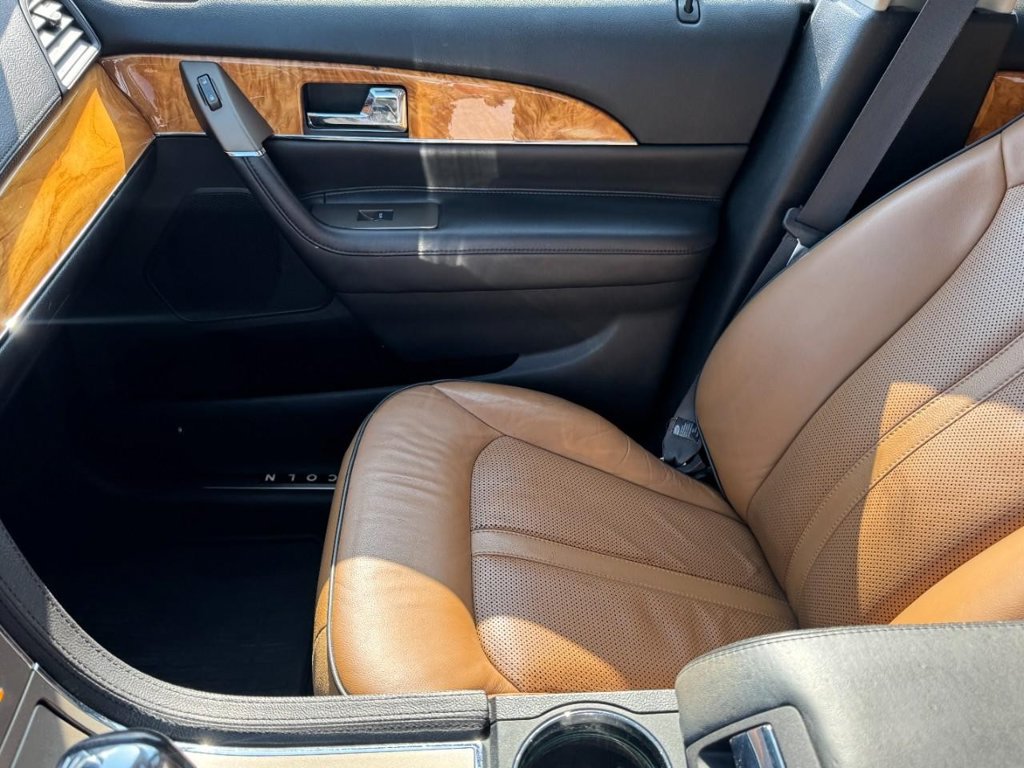Used 2014 Lincoln MKX FWD w/ Equipment Group 102A image 14