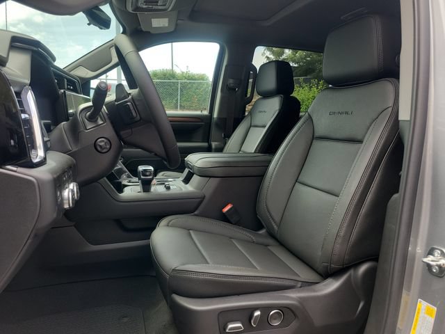 New 2026 GMC Sierra 1500 Denali w/ Denali Reserve Package AWD/4WD image 14