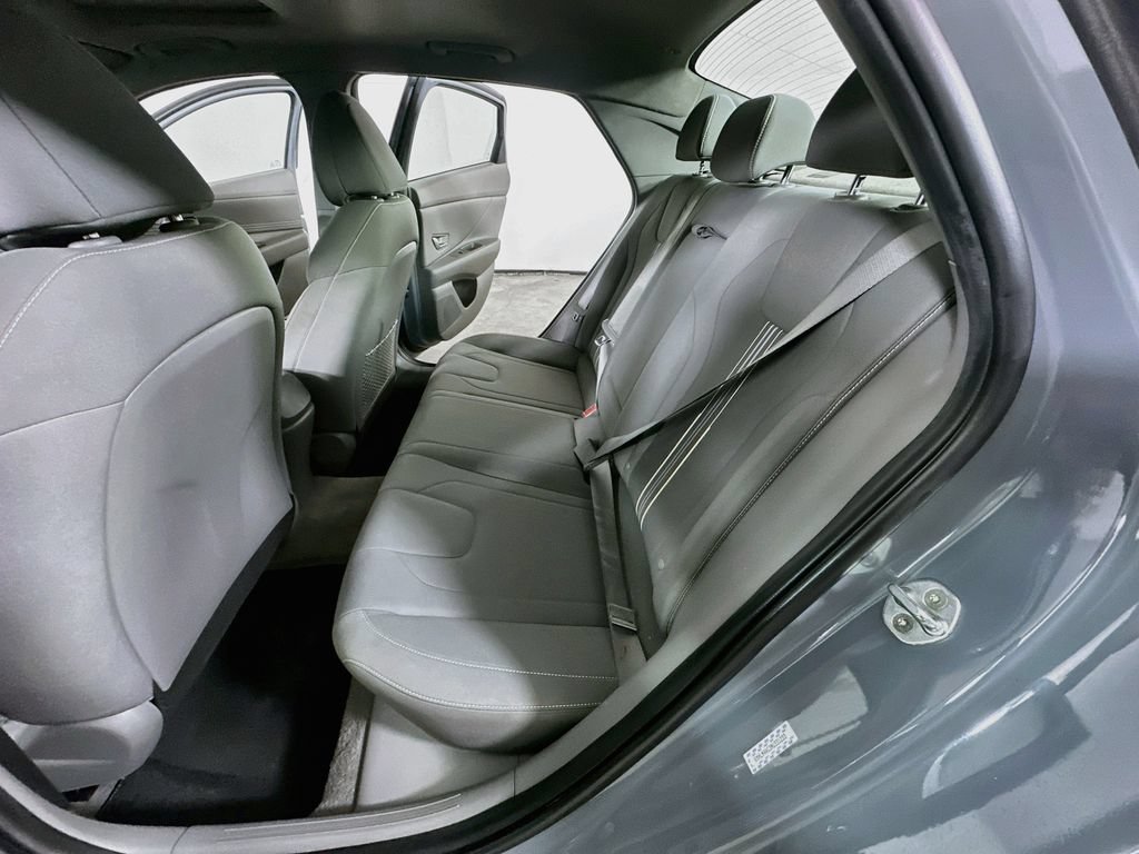 Used 2022 Hyundai Elantra SEL w/ Convenience + Premium Package FWD image 13